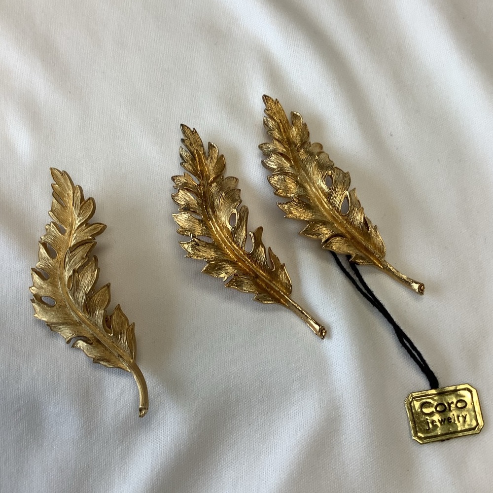 Leaf brooches